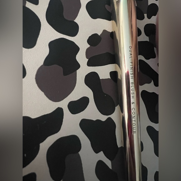 BRAND NEW Bareminerals dual-finish blush & contour make up brush ! - Picture 3 of 4
